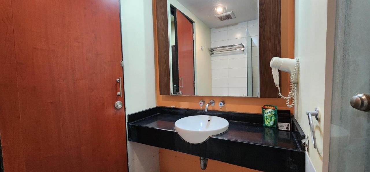 Apartemen Solo Paragon By Cariapartemen-Id Bonorejo Exterior photo